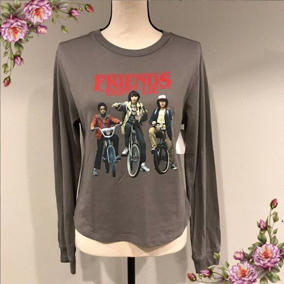 Stranger Things Netflix “Friends Don't Lie” Graphic Tee - Picture 1 of 8